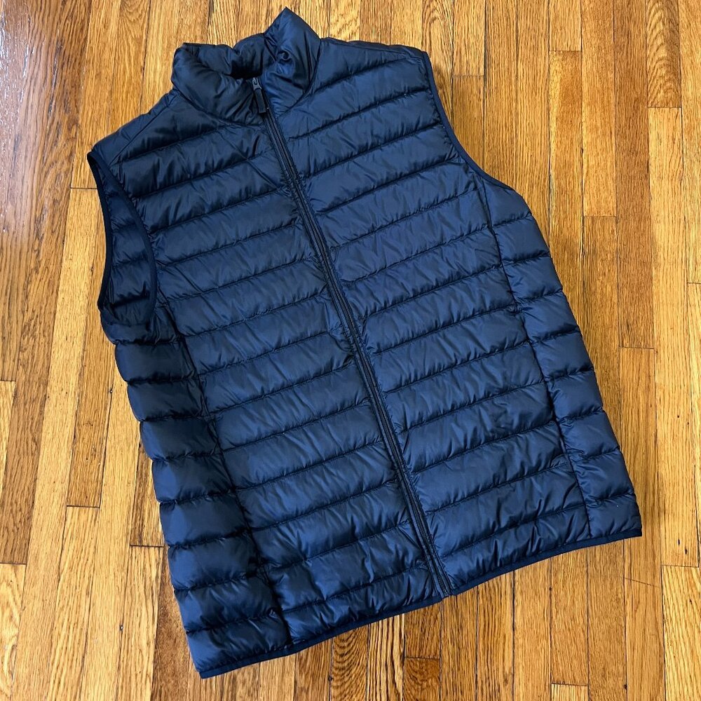 Uniqlo Ultra Light Down Navy Blue Quilted Packable Puffer Vest - Medium